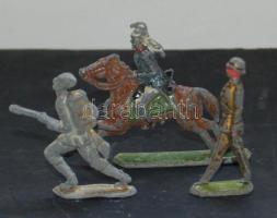 3 db olómkatona / 3 lead-soldiers