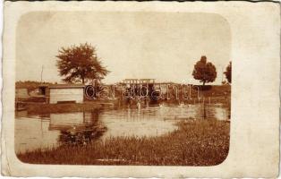 1916 Galícia, &quot;Mária Terézia szabad fürdő&quot;, magyar katonák fürdőzés közben / WWI K.u.k. military field spa, soldiers bathing in Galicia. photo + &quot;K.u.k. Infanterieregiment No. 32.&quot; (EK)