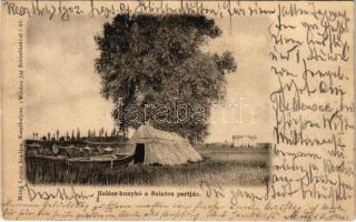 1902 Keszthely, Halászkunyhó a Balaton partján, magyar folklór, vasútállomás a háttérben. Mérei Ignác kiadása (fl)