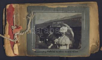 1906 Színész-dinasztia érdekes családi fotóalbuma, benne képekkel az 1906-os Pécsi Országos Kiállításról, és fotók híres színészekről pl: Maleczky Bianka, Náday Béla. Összesen 38 db fotó viharvert albumban