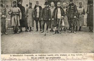 1915 Homonna, Homenau, Humenné; A felszabadult város az Andrássy kastély előtt, középen az öreg kulcsár, akit az oroszok megkínoztak. Waller Mór kiadása / WWI K.u.K. military, the end of occupation in front of the castle, the housekeeper who was tortured by the Russians (EK)