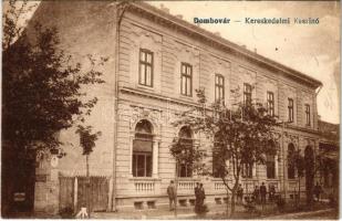 1918 Dombóvár, Kereskedelmi kaszinó. Vasúti levelezőlapárusítás 9177.
