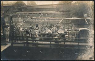 1928 Bp., Badacsony hajó legénysége a hajó fedélzetén, a hátoldalon feliratozott fotólap, 14x9 cm