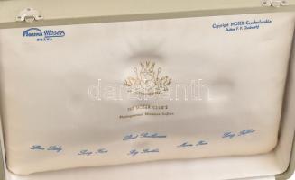 Bohemia Moser üveg bemutató minta készlet 6 db pohárral, 1960 körül eredeti táskában, mindegyik talp...