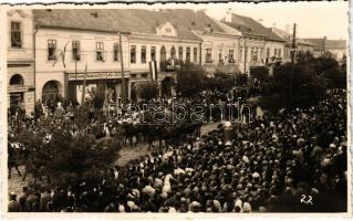 Székelyudvarhely, Odorheiu Secuiesc; bevonulás / entry of the Hungarian troops. Kováts István photo + 1940 Székelyudvarhely visszatért So. Stpl. (ragasztónyom / glue mark)