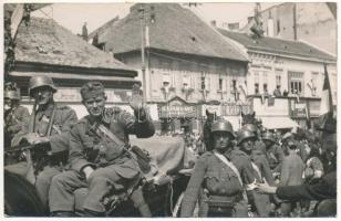 1940 Nagyvárad, Oradea; bevonulás / entry of the Hungarian troops. photo + "1940 Nagyvárad visszatért" So. Stpl. (ragasztónyom / glue mark)