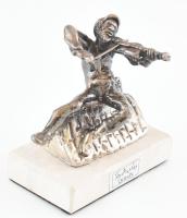 Fay Avishay izraeli "Hegedűs a háztetőn" ezüstözött szobor gipsz talapzaton, feliratozva, ...