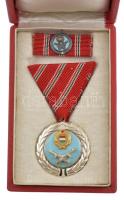 1957. Szolgálati Érdemérem zománcozott kitüntetés mellszalagon, miniatűrrel szalagsávon, eredeti tokban T:1- NMK 618.