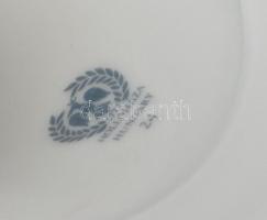 Hollóházi virágmintás porcelán váza. Matricás, jelzett, hibátlan, m: 21,5 cm