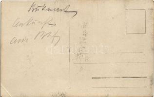 Bucharest, Bukarest, Bucuresti, Bucuresci; Ankunft am Bahnhof / arriving at the railway station duri...