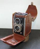 1950-es évek olasz gyártmányú Ferrania típusú fényképezőgépje, eredeti tokjában