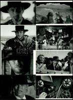 cca 1965 ,,Pár dollárral többért című olasz - spanyol - NSZK westernfilm jelenetei és szereplői (köztük Clint Eastwood, Lee van Cleef), 11 db filmfotó, mai nagyítások, 10x15 cm