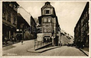 Pozsony, Pressburg, Bratislava; Zsidó negyed és Petőfi utca, tejcsarnok, üzletek / Zidovna, Zsidovská ulica, Odborny Dom Krajcierské potreby, Specialhaus Schneider Zugehöre Jakob Lustig Jun / Judengasse / Jewish district, shops, milk hall