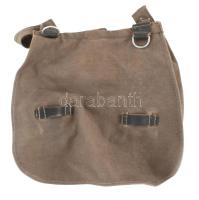 NDK Néphadsereg (Volksarmee) katonai szimatszatyor, gázálarccal, csajkával és kulaccsal. Korának meg...