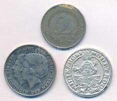 Vegyes: 1950. 2Ft Cu-Ni + Hollandia 1980. 2 1/2G Ni Az új királynő beiktatása forgalmi emlékérme + Szlovákia DN Körmöcbányai Múzeum ezüstözött fém múzeumi zseton (27mm) T:2- szennyeződés, 2, 1- Mixed: Hungary 1950. 2 Forint Cu-Ni + Netherlands 2 1/2 Gulden Ni Investiture of New Queen circulating commemorative coin + Slovakia ND Museum of Kremnica silver plated metal token (27mm) C:VF dirt, XF,AU