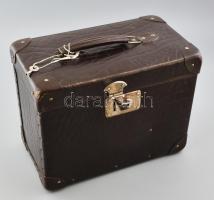 Régebbi bőrönd, szerszám/hangszer láda, hiányos zárral, belül sérült, 33,5x18x26 cm