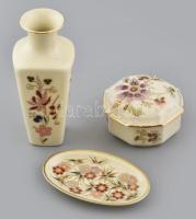 3 db Zsolnay porcelán tárgy: váza, m: 15 cm + bonbonier, d: 8,5 cm + tálka, 11x7 cm. Kézzel festett, jelzett, hibátlan.