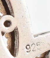 Ezüst(Ag) golyós nyaklánc, aranyozott ezüst(Ag) kereszt medállal, nyers csiszolt rubin kövekkel, jel...