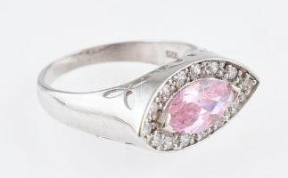 Ezüst(Ag) gyűrű rózsaszín kővel, jelzett, méret: 54, bruttó: 3,7 g