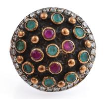 Ezüst(Ag) gyűrű nyers smaragddal és rubinnal, jelzés nélkül, méret: 53, bruttó: 18,8 g