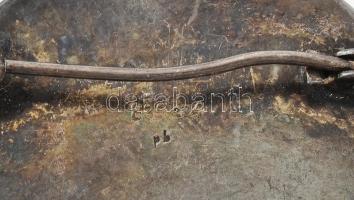 Ezüst (Ag) borostyános bross és mandzsettagomb pár, jelzett, bruttó: 18,2 g