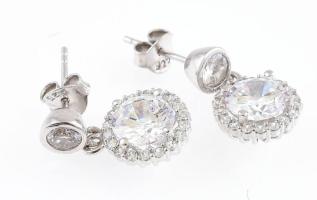 Ezüst(Ag) fehér köves fülbevalópár, jelzett, h: 2 cm, bruttó. 3,4 g