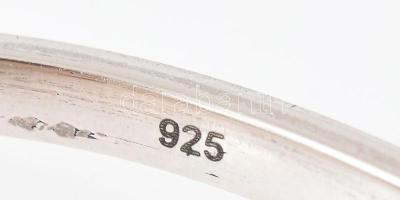 Ezüst(Ag) karperec kövekkel gazdagon kirakva, jelzett, 5,5×5,5 cm, kis deformációval, bruttó: 17,1 g