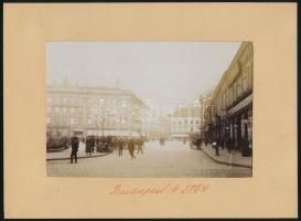 cca 1910 Budapest, Vörösmarty tér, fotó paszpartuban, 12,5×17,5 cm