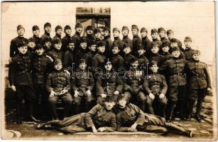 Magyar katonák csoportja / Hungarian military, group of soldiers. Littmann A. (Békéscsaba) photo (fl)