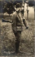 1910 Kaiser Franz Josef I als Jäger / Franz Joseph I of Austria in hunting outfit with rifle. B.K.W.I. 887/328.