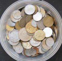 1kg vegyes világpénz, régi és új