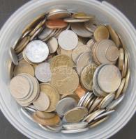 1kg vegyes világpénz, régi és új