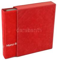 Münz Briefe aus aller Welt piros, plüssborítású, négygyűrűs album, 30db kettes osztású berakólappal. Használt, jó állapotban