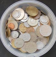 1kg vegyes világpénz, régi és új