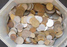 1kg vegyes világpénz, régi és új