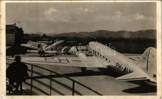 1940 Budaörs, Közforgalmi repülőtér, KLM (Koninklijke Luchtvaart Maatschappij) repülőgépe (felületi sérülés / surface damage)