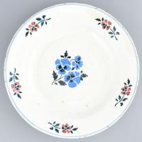 Antik kézzel festett népi fajansz tányér, jelzett: Apátfalva, kopott, mázlepattanásokkal, d: 31 cm