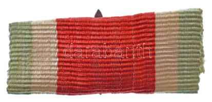 1946. A Magyar Szabadság Érdemrend bronz fokozatának miniatűrje szalagsávon, Kossuth Lajos féljobbra...