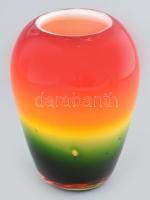 Színes üveg váza. Anyagában színezett, többrétegű hibátlan. 18 cm