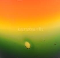 Színes üveg váza. Anyagában színezett, többrétegű hibátlan. 18 cm