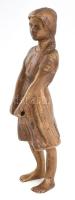 Cipelő kislány. Bronz figura, kezén lyukkal, talpán rögzító csavar nyomával. 14 cm