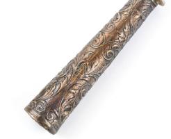 12 személyes süteményes villa és kés készlet. ezüstözött cizellált nyéllel 12 cm, monogramos, szép á...