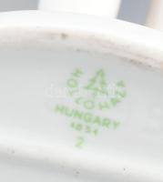 Hollóházi teniszező lány, kézzel festett porcelán, jelzett, korának megfelelő kopásokkal, m: 20 cm