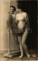 Erotikus meztelen hölgy / Erotic vintage nude lady. S.A.P.I. 2080. (EB)
