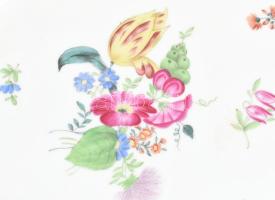 Ungvár virágmintás sültes tál, kézzel festett porcelán, 19, sz. második fele, korának megfelelő kopá...