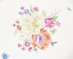 Ungvár virágmintás sültes tál, kézzel festett porcelán, 19, sz. második fele, korának megfelelő kopá...