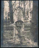1927 1848-as szabadságharc honvédje Jezernek Lukáts meghalt 1849 május 21-én Budavár bevételénél . feliratos sírhely az azóta megszűnt Tabáni temetőben feliratozott fotó 7x9 cm