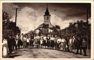 1933 Csömör, Úrnap a templom előtt. photo