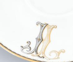 Hüttl Tivadar porcelán kiöntő, monogramos, m: 10 cm + nem hozzávaló, monogramos alj, d: 15 cm. Kézze...