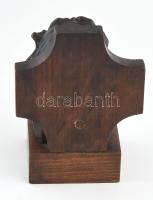 Jelzés nélkül: Krisztus. Ón, fára applikálva, 1910-20 körül. m: 17 cm